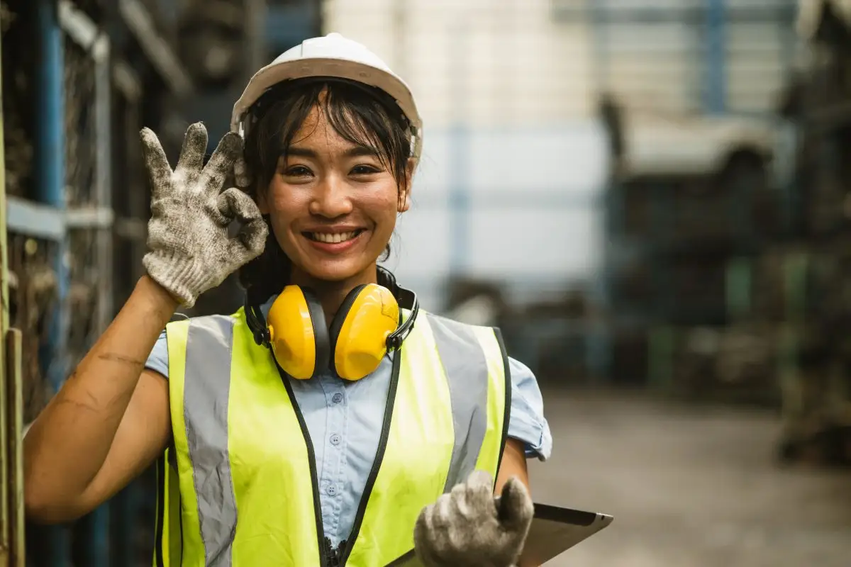 Safety Consultant In Warehouse